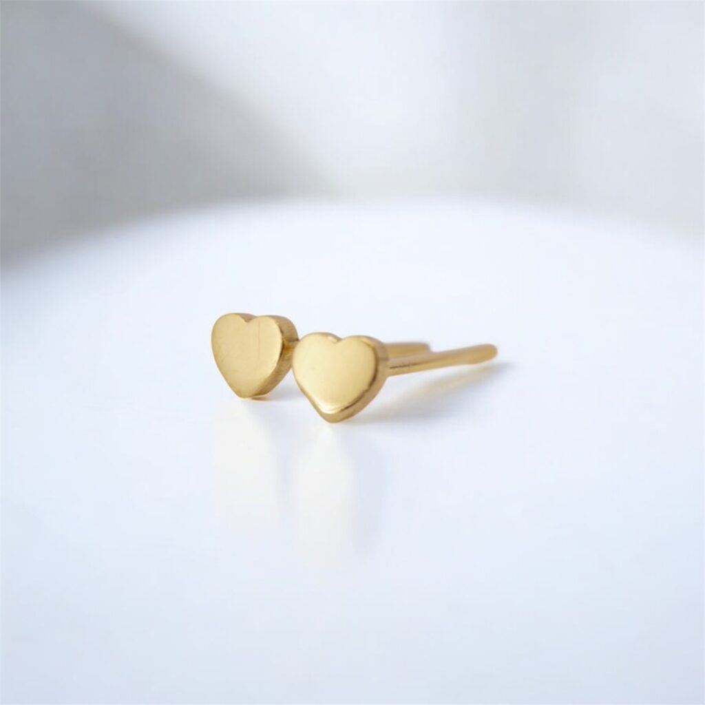 20k solid gold heart stud earrings: minimalist style