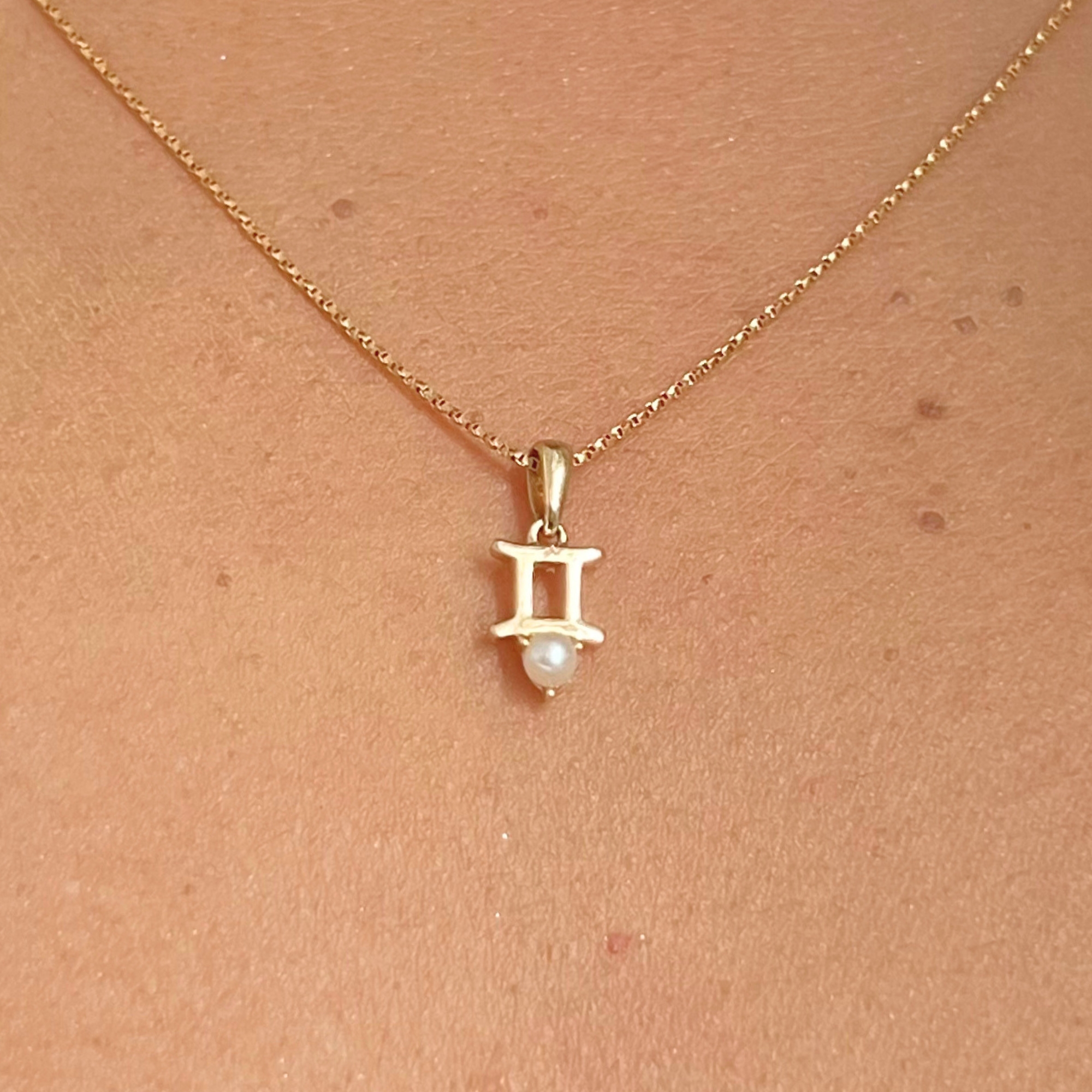 10k solid gold gemini pearl pendant necklace – au 417 zodiac twins sign, june birthstone natural pearl, minimalist fine jewelry gift