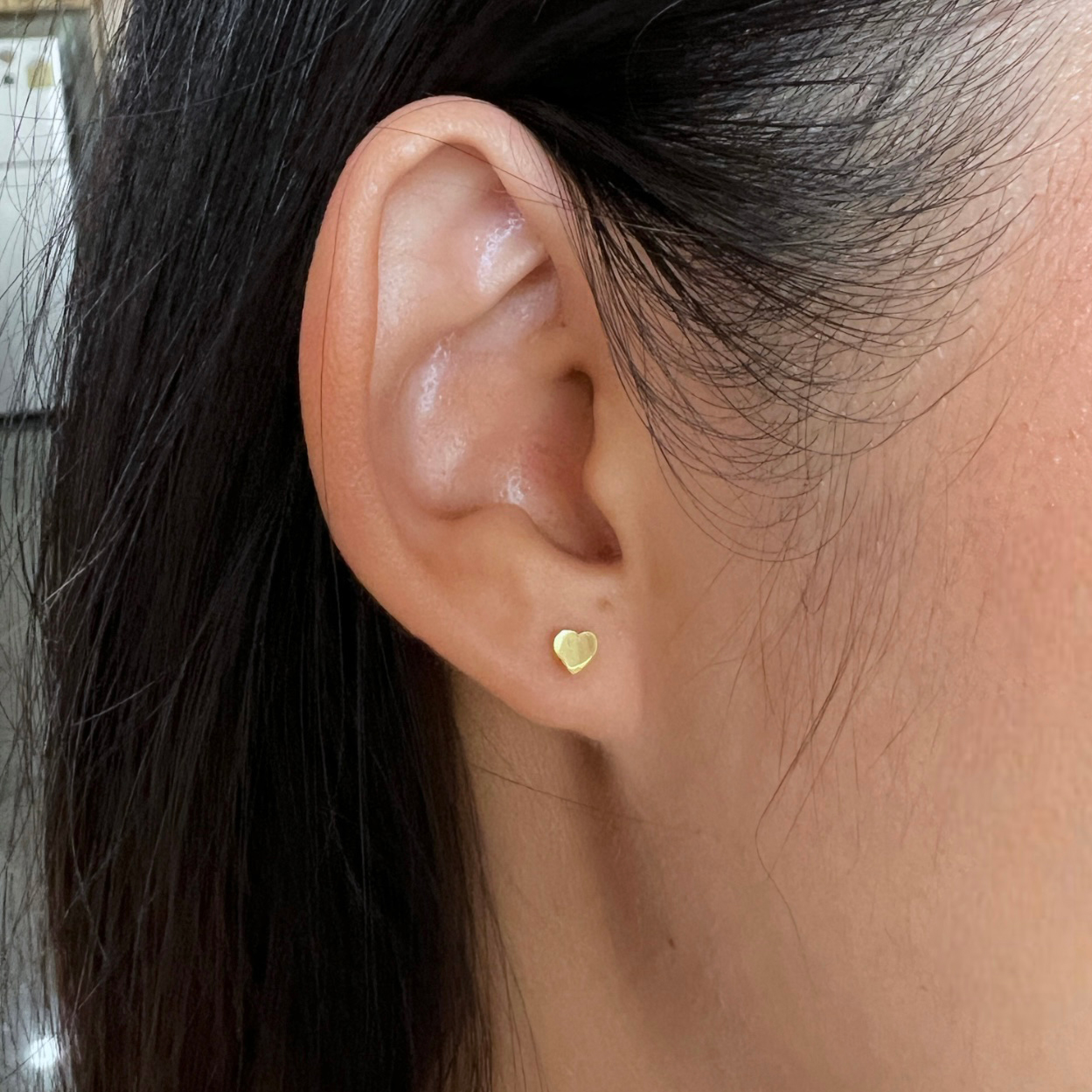 20K Solid Gold Heart Stud Earrings