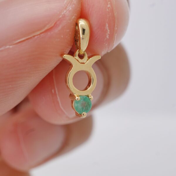 10k solid gold taurus emerald pendant necklace – au 417 bull zodiac sign, may birthstone emerald, dainty gold zodiac jewelry gift