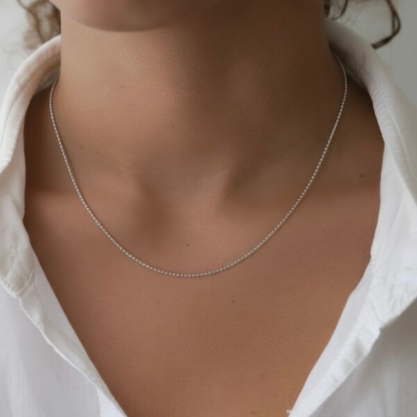 18k white gold box twist